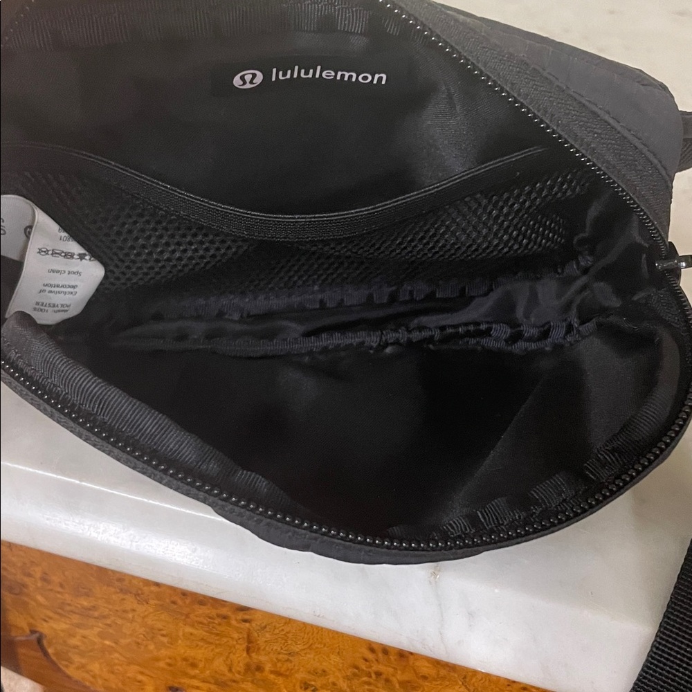 lululemon Small Black Belt Bag - Picture 6 of 8